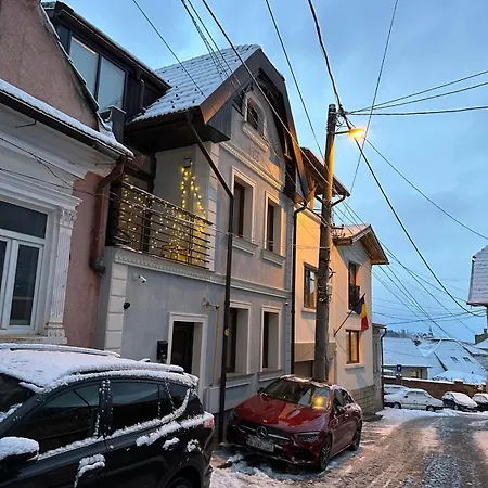 Casa Chiper - Attic Apartment With View Braşov Extérieur photo